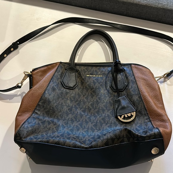 Authentic Michael Kors handbag - Picture 1 of 4